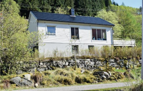 Four-Bedroom Holiday Home in Eivindvik